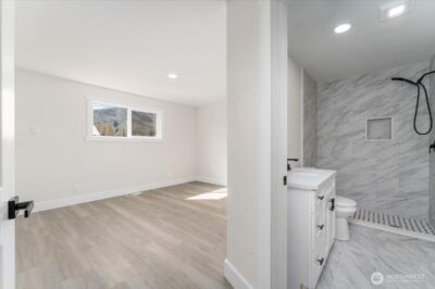 916 E Johnson Avenue , Chelan, WA 98816 - Photo 21