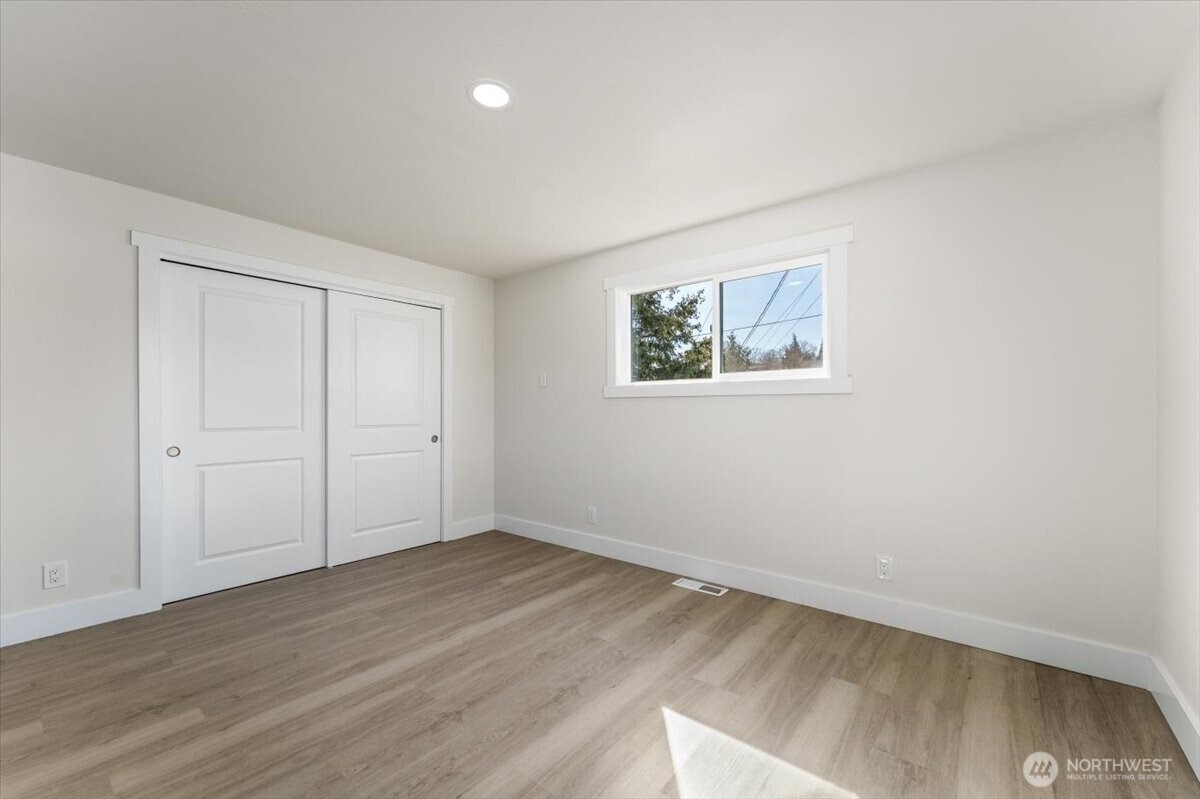 916 E Johnson Avenue , Chelan, WA 98816