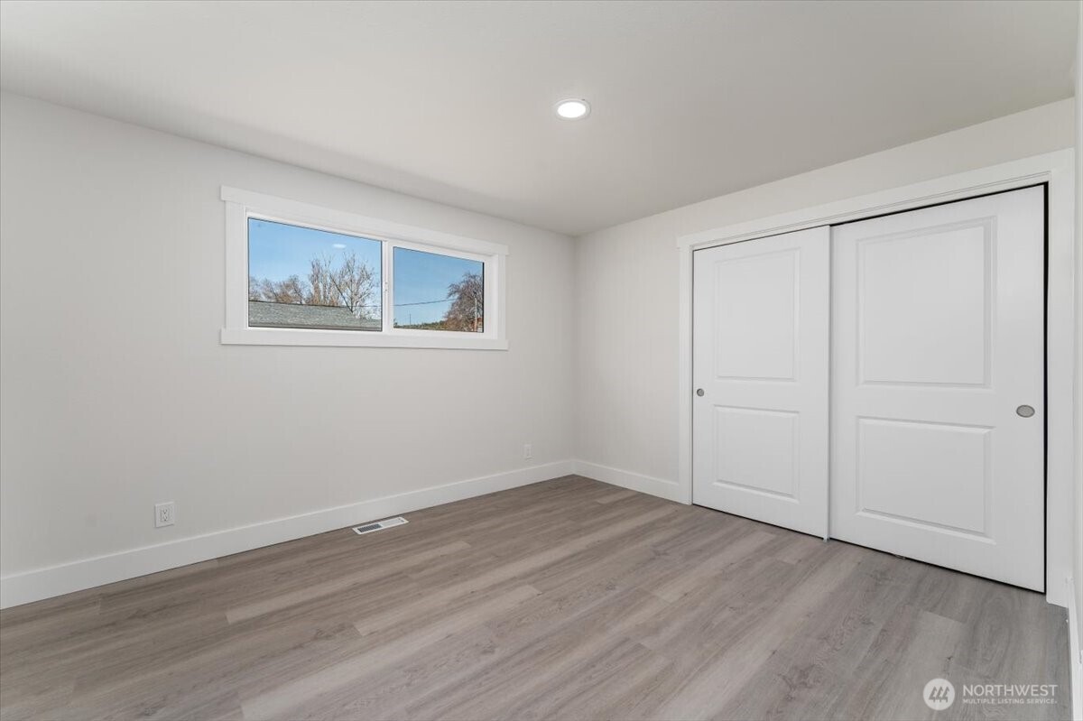 916 E Johnson Avenue , Chelan, WA 98816