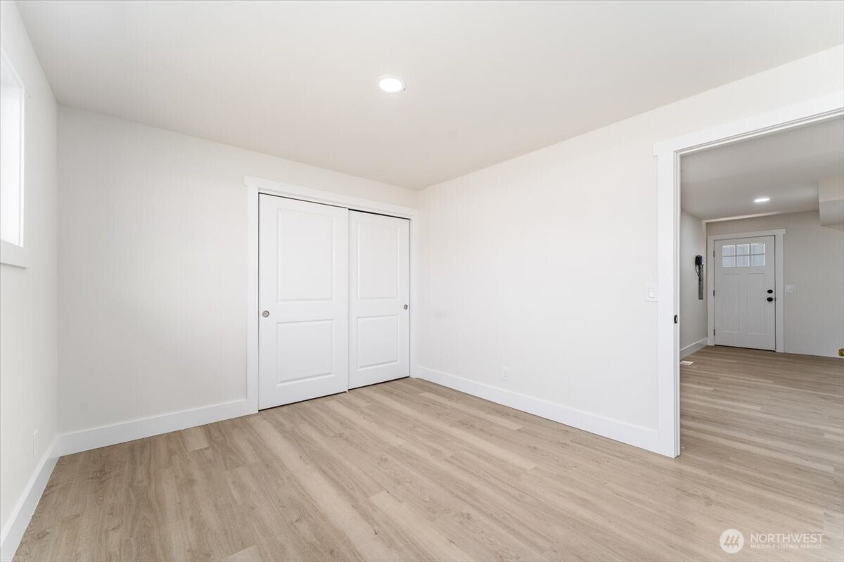 916 E Johnson Avenue , Chelan, WA 98816