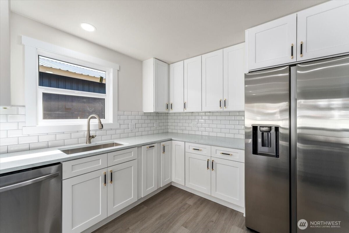 916 E Johnson Avenue , Chelan, WA 98816