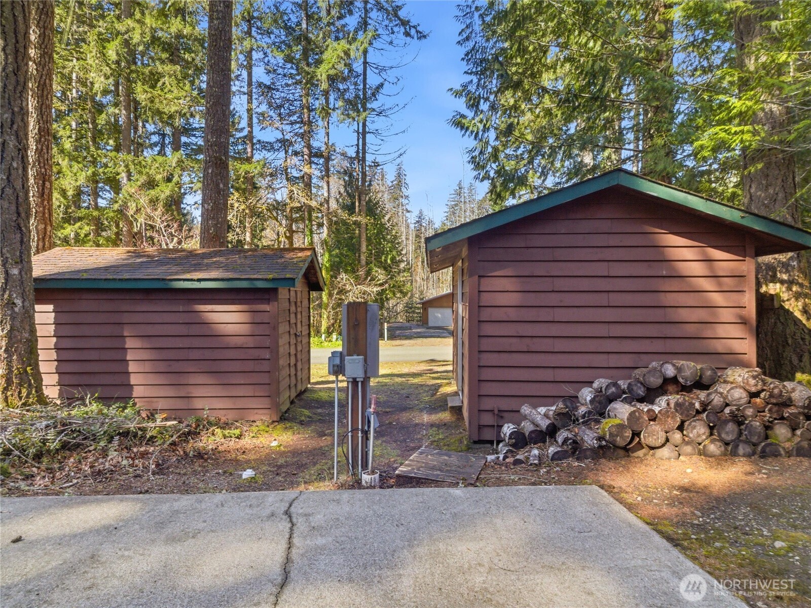 361 N Duckabush Drive E, Hoodsport, WA 98548
