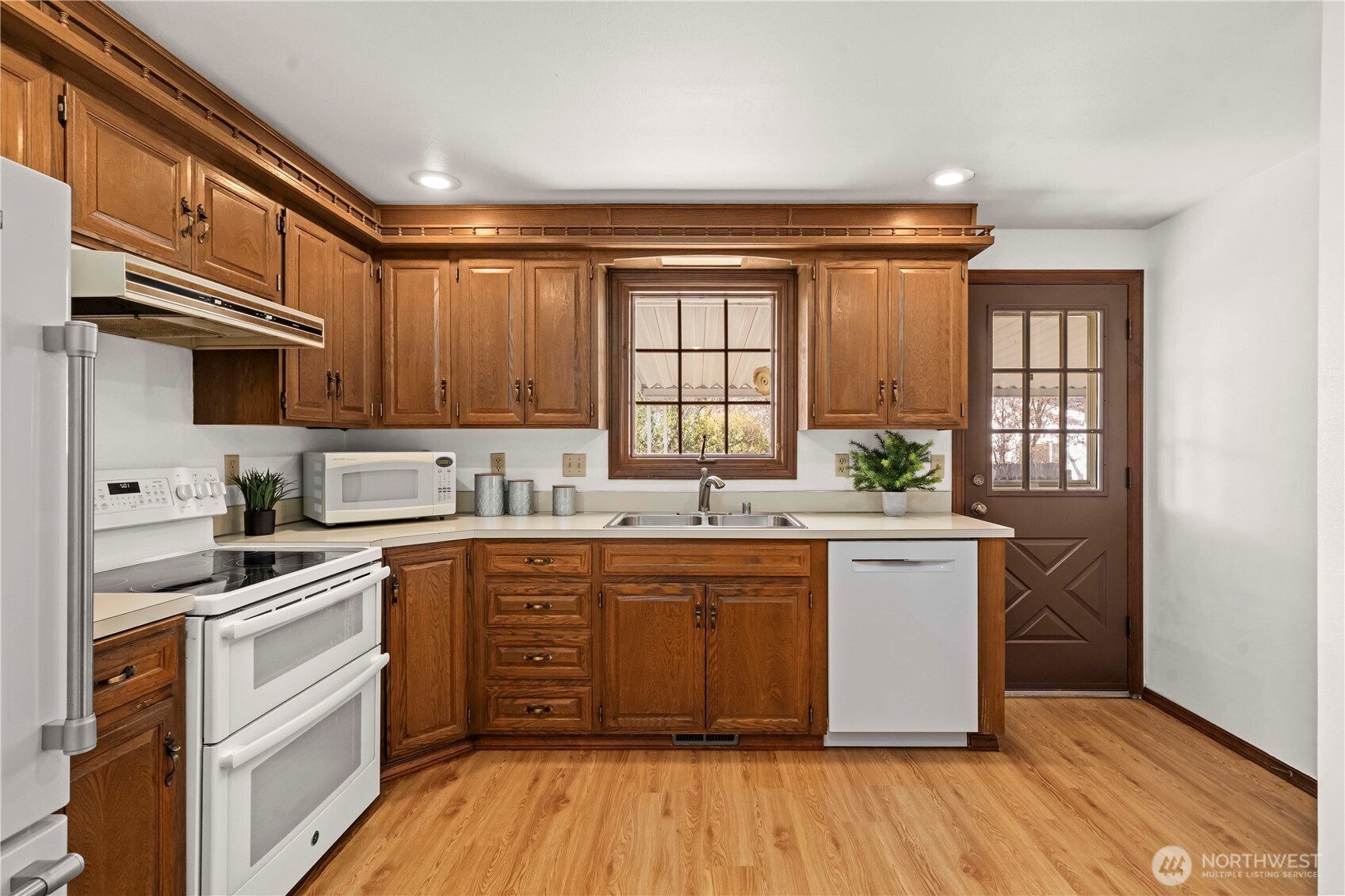 1825 Rainier Court , Sumner, WA 98390