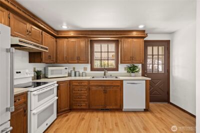 1825 Rainier Court , Sumner, WA 98390 - Photo 12