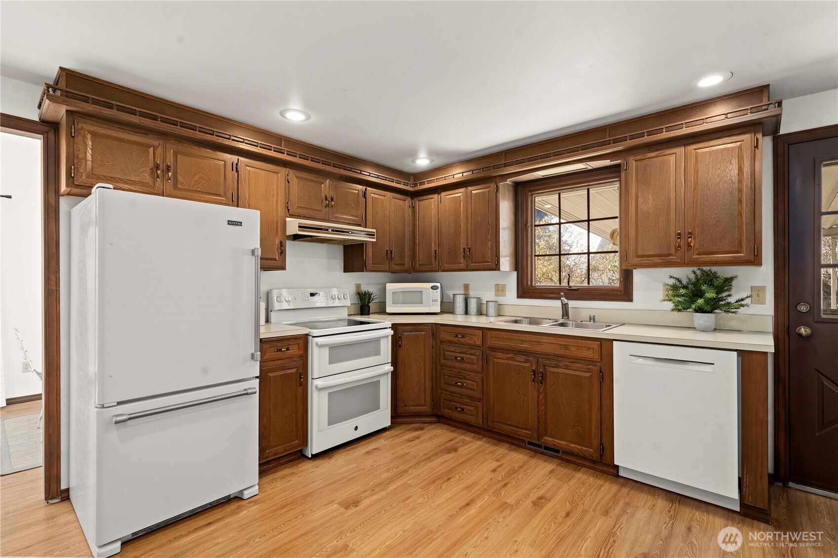 1825 Rainier Court , Sumner, WA 98390