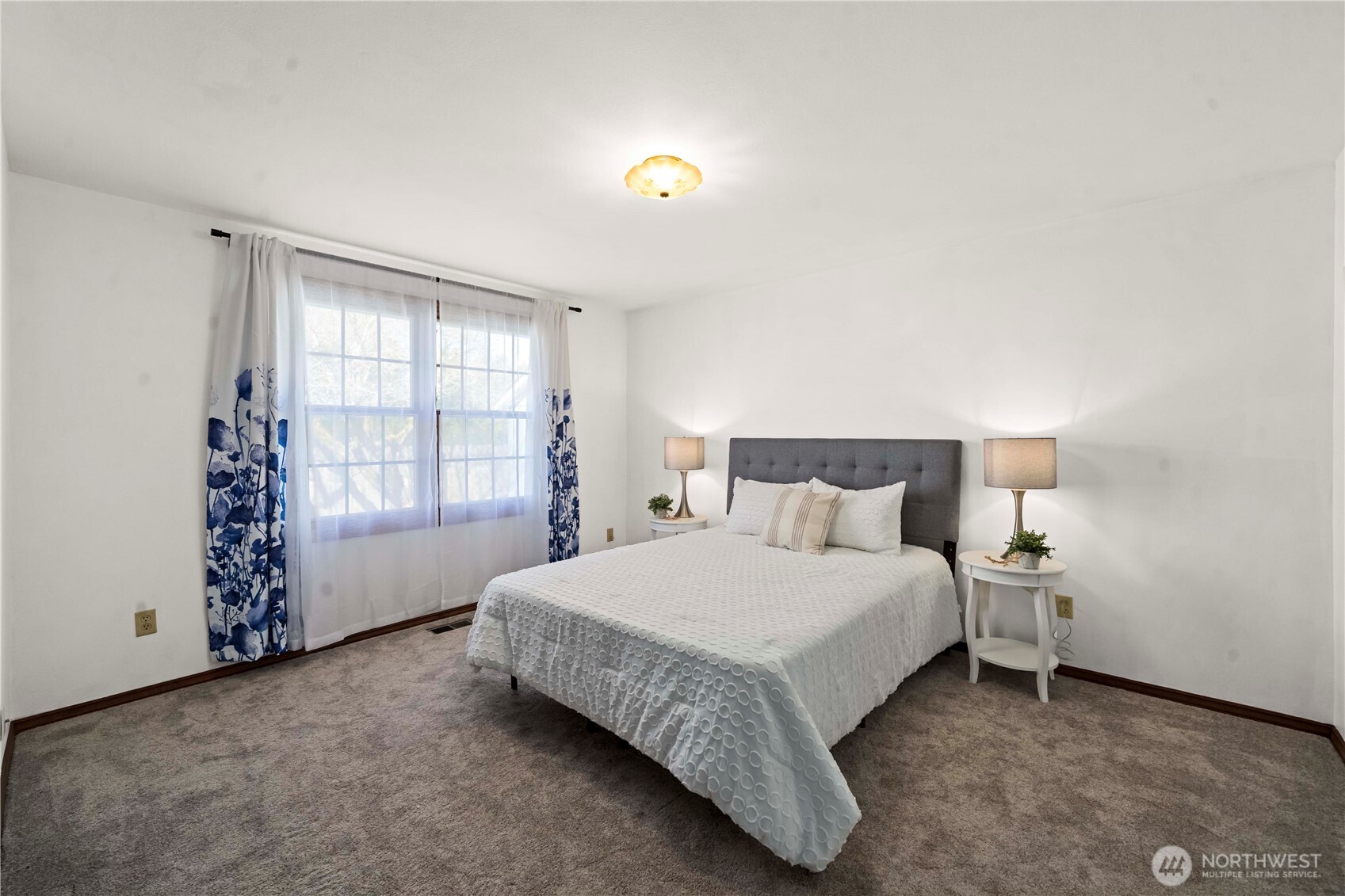 1825 Rainier Court , Sumner, WA 98390