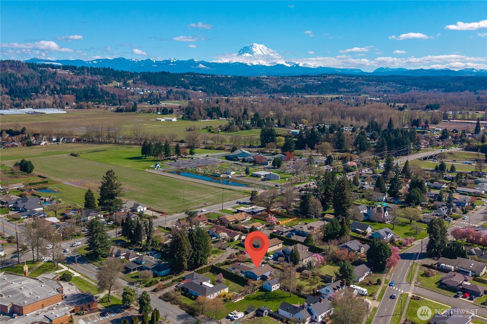 1825 Rainier Court , Sumner, WA 98390
