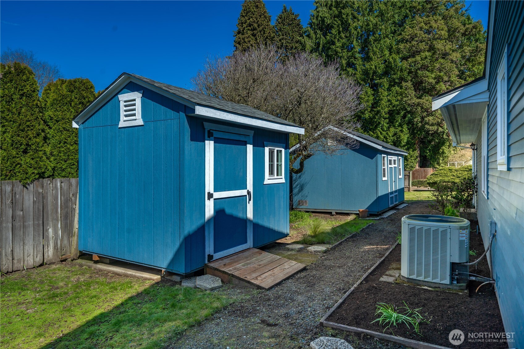 1825 Rainier Court , Sumner, WA 98390