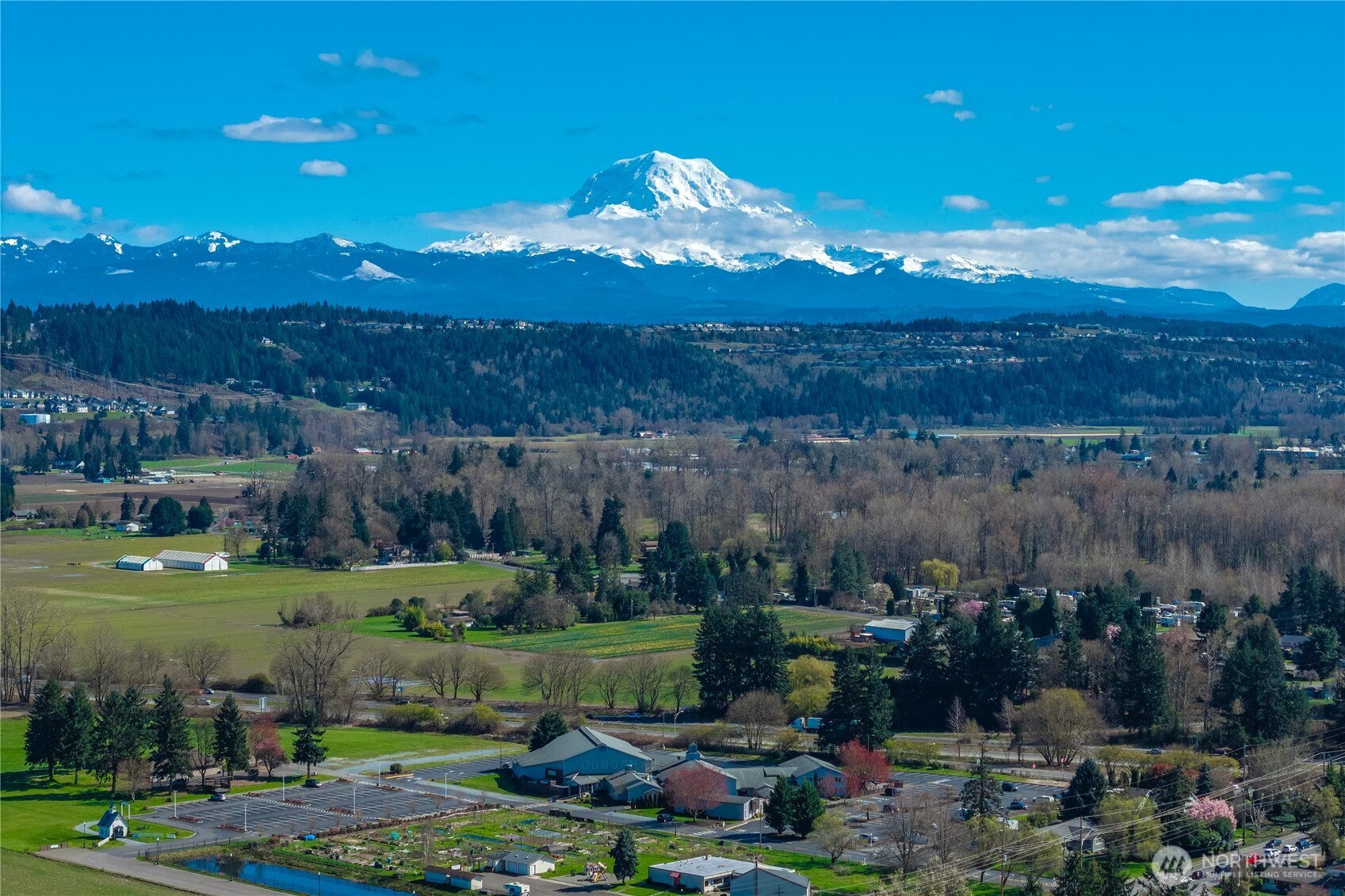 1825 Rainier Court , Sumner, WA 98390