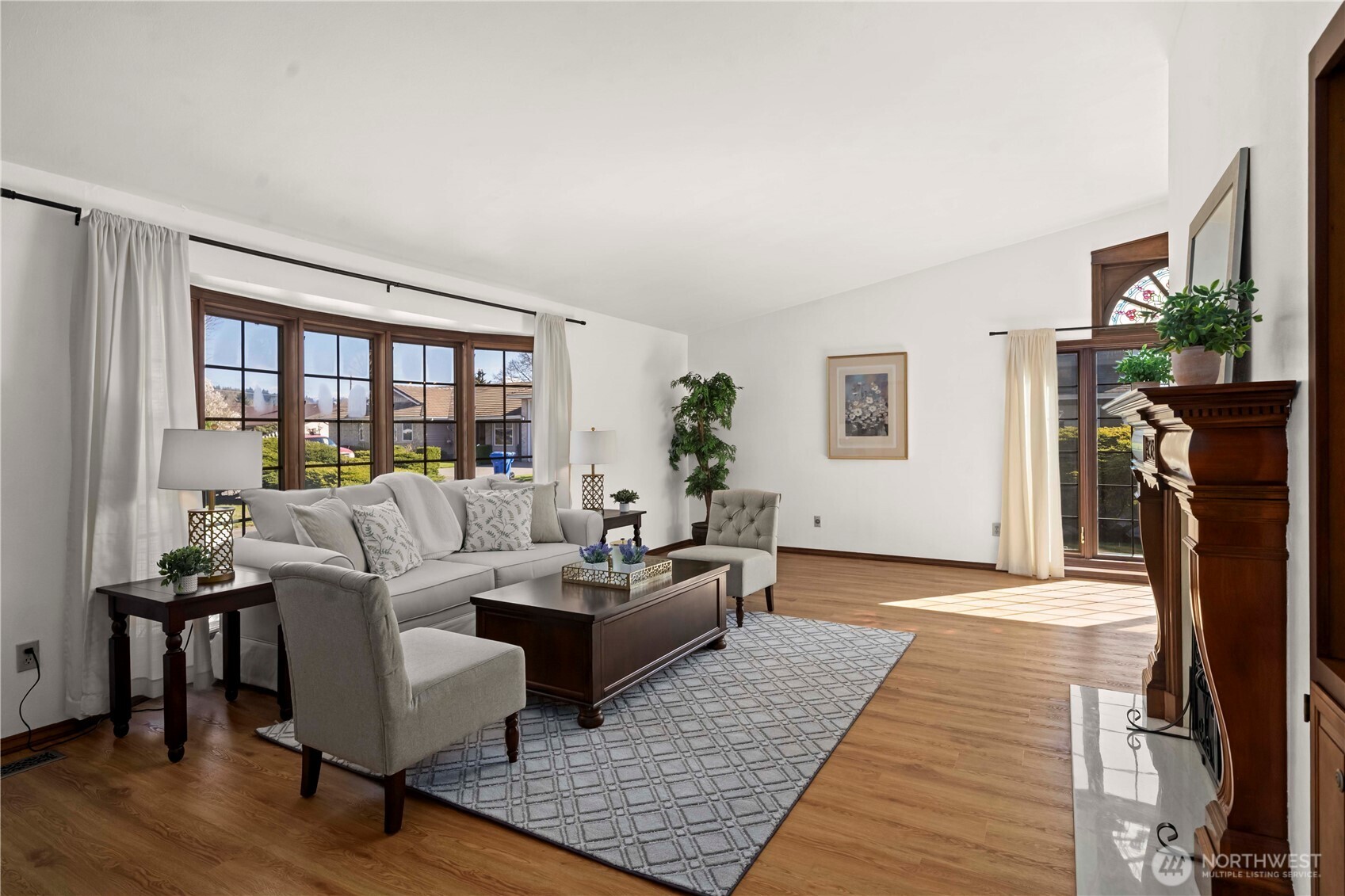 1825 Rainier Court , Sumner, WA 98390