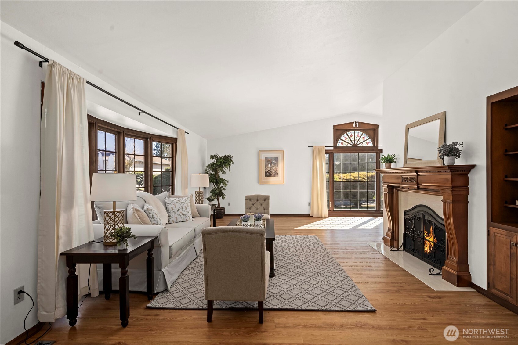 1825 Rainier Court , Sumner, WA 98390