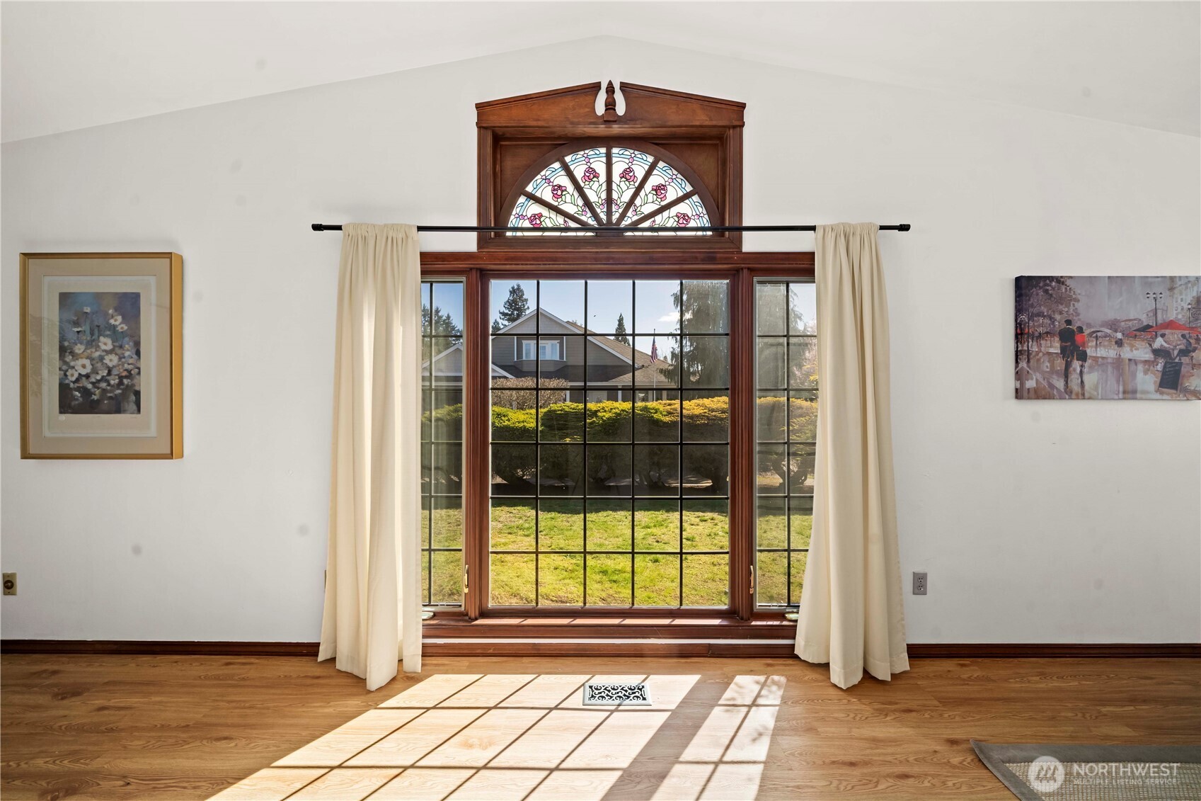 1825 Rainier Court , Sumner, WA 98390