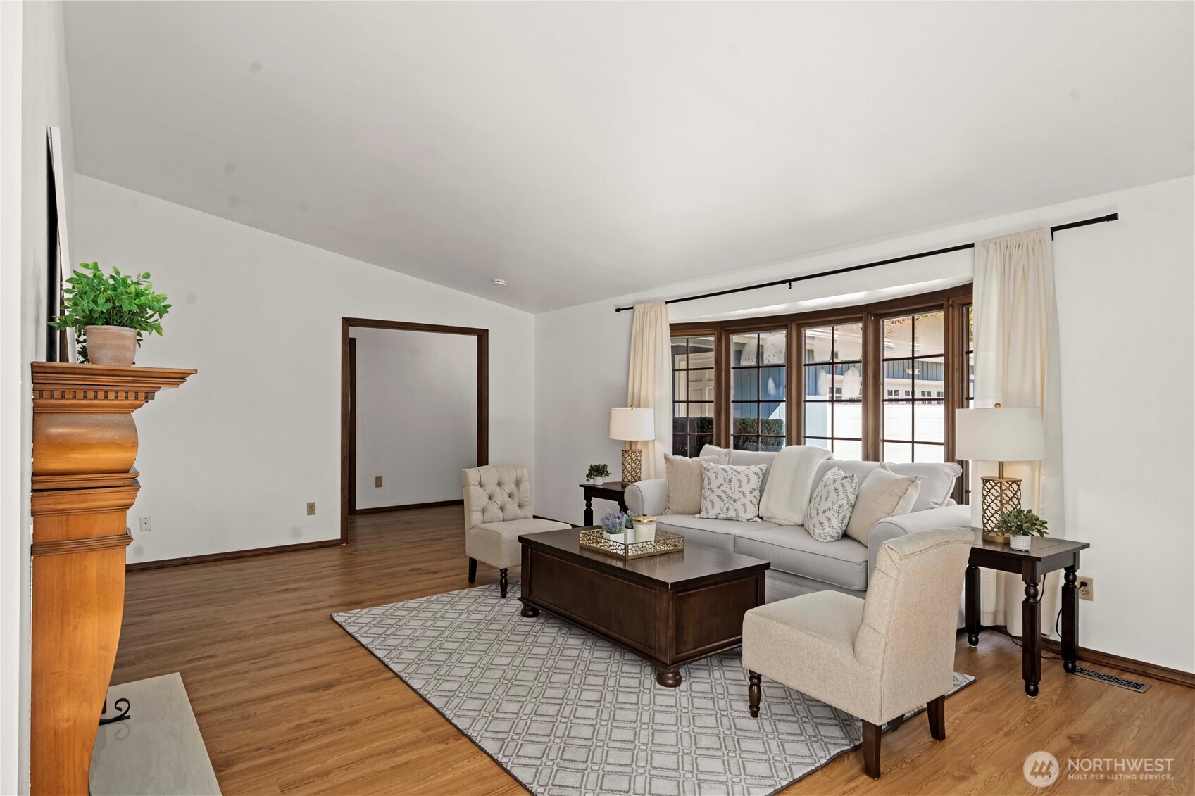 1825 Rainier Court , Sumner, WA 98390