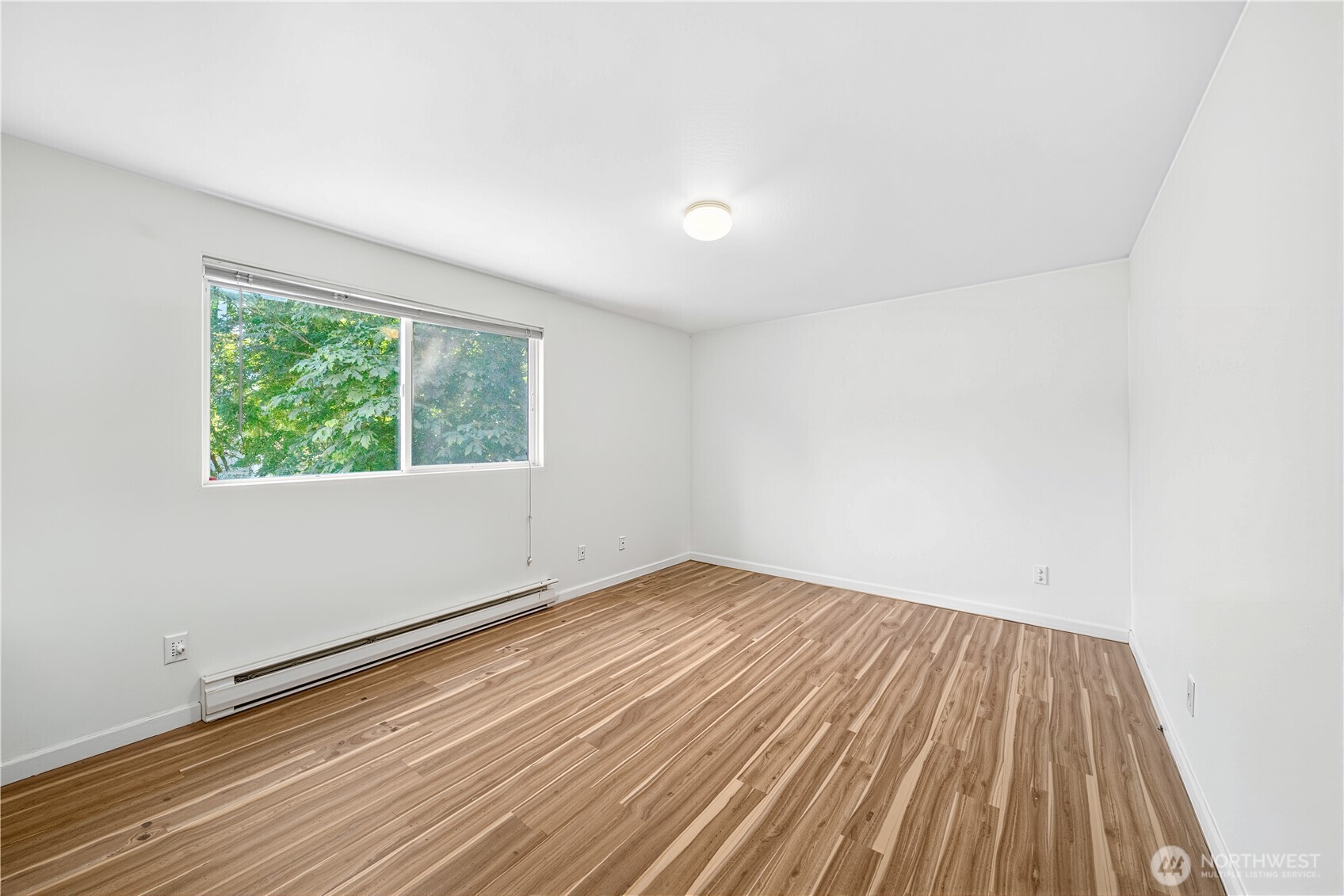 11556 Greenwood Avenue N #105, Seattle, WA 98133