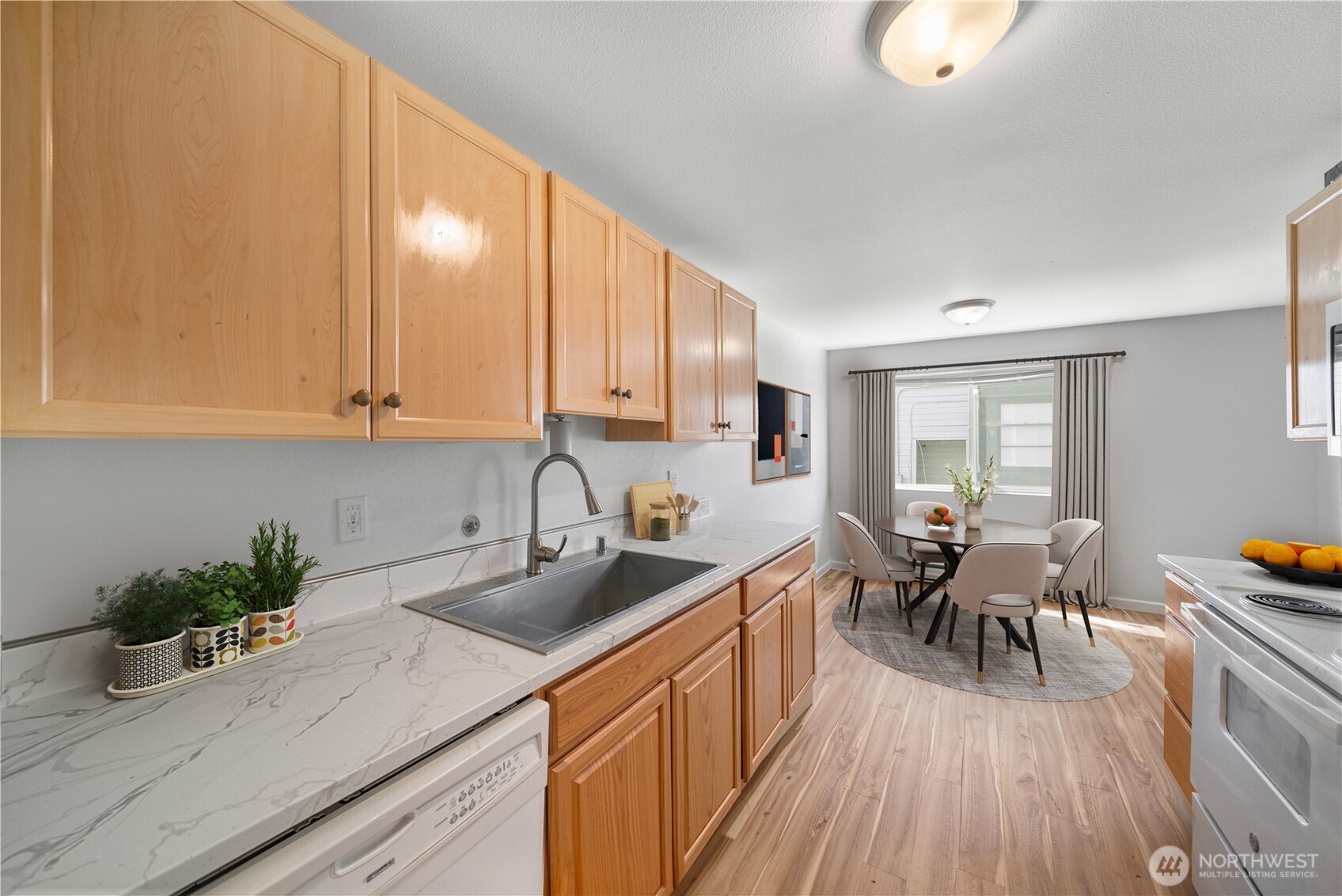 11556 Greenwood Avenue N #105, Seattle, WA 98133