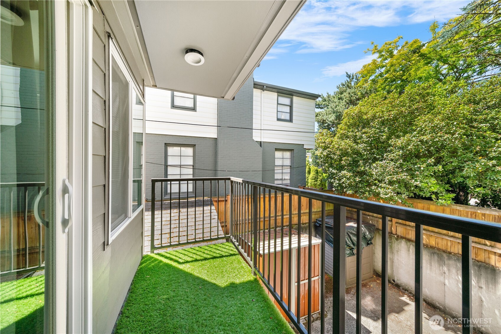 11556 Greenwood Avenue N #105, Seattle, WA 98133