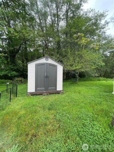 1050 Howard Street #10, Raymond, WA 98577 - Photo 15