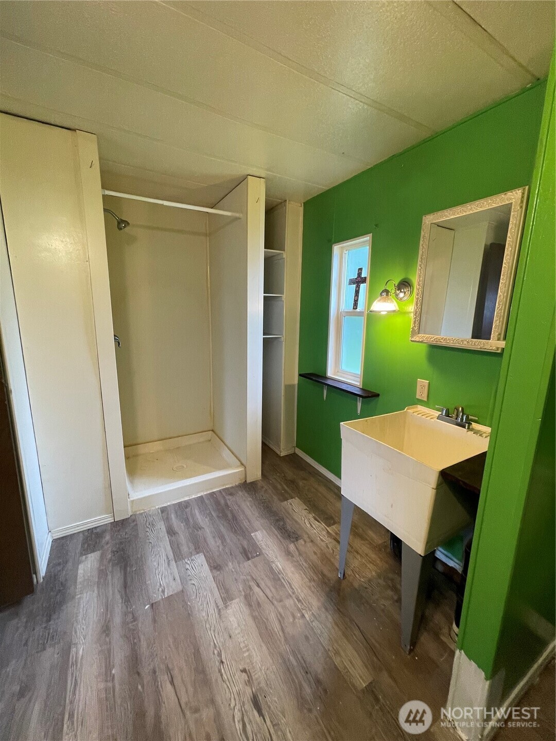 1050 Howard Street #10, Raymond, WA 98577