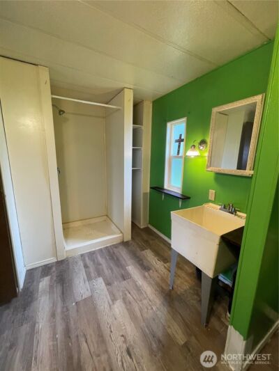 1050 Howard Street #10, Raymond, WA 98577 - Photo 8