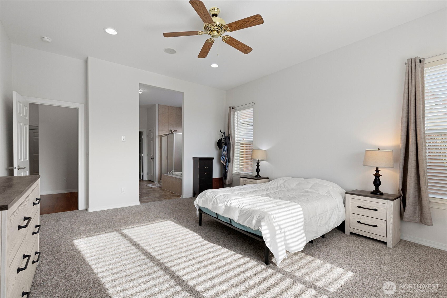 8025 Columbia Way NE, Lacey, WA 98516