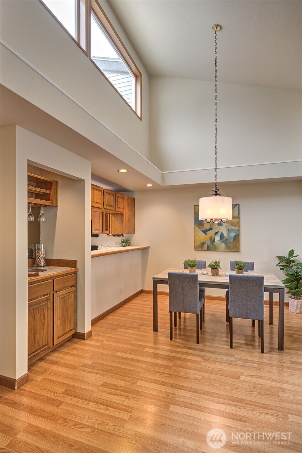 909 N 35TH Street #402, Seattle, WA 98103-8863