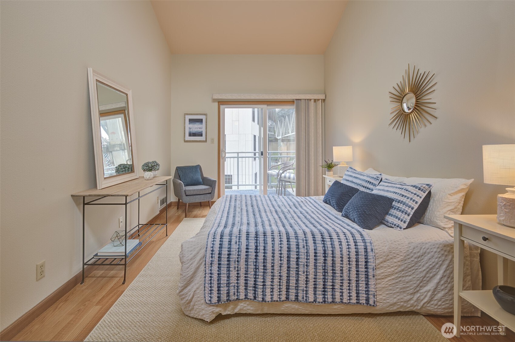 909 N 35TH Street #402, Seattle, WA 98103-8863