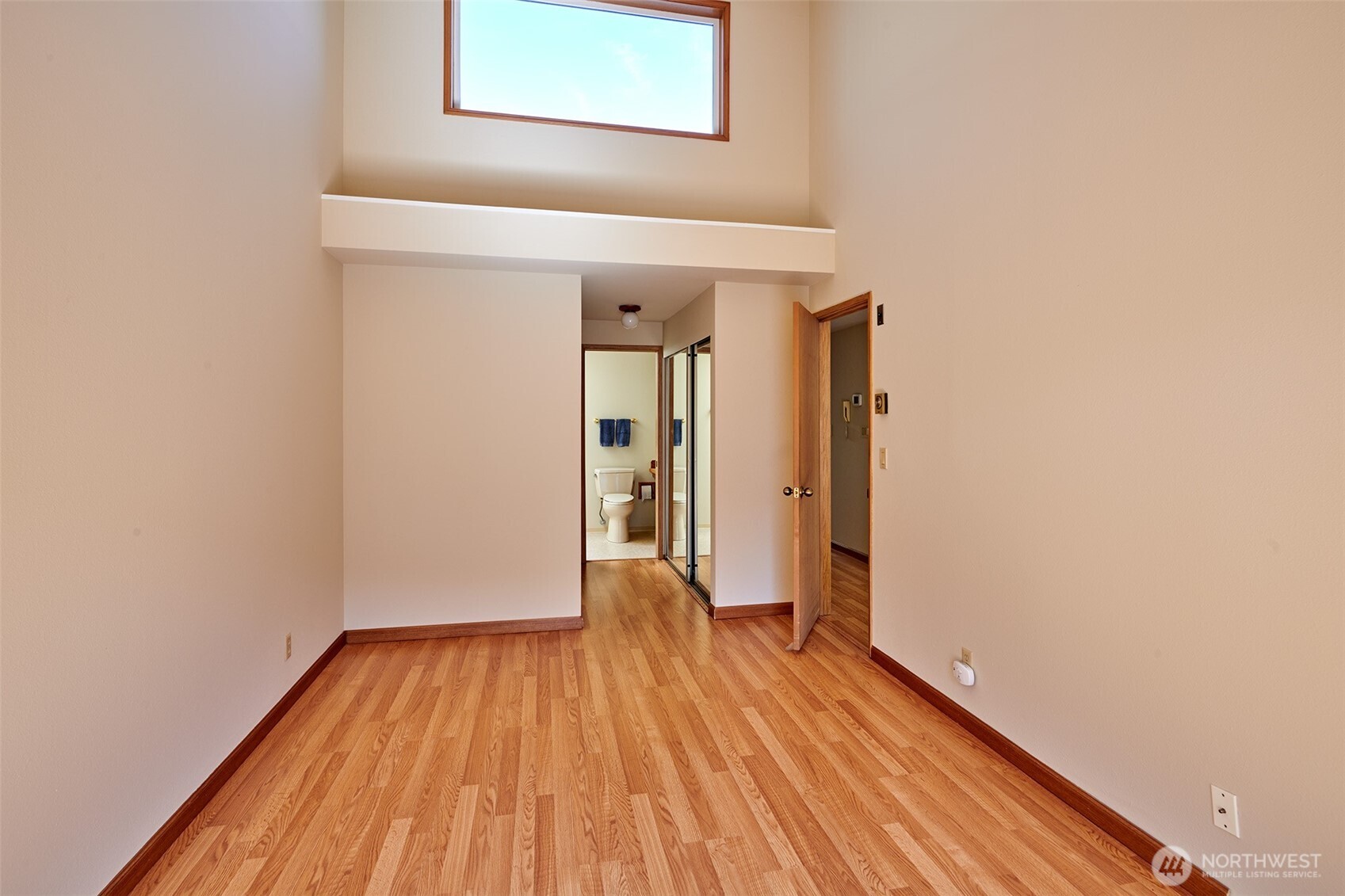 909 N 35TH Street #402, Seattle, WA 98103-8863