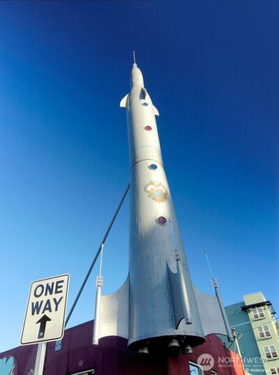 909 N 35TH Street #402, Seattle, WA 98103-8863 - Photo 35