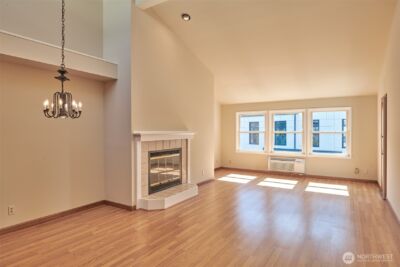 909 N 35TH Street #402, Seattle, WA 98103-8863 - Photo 5