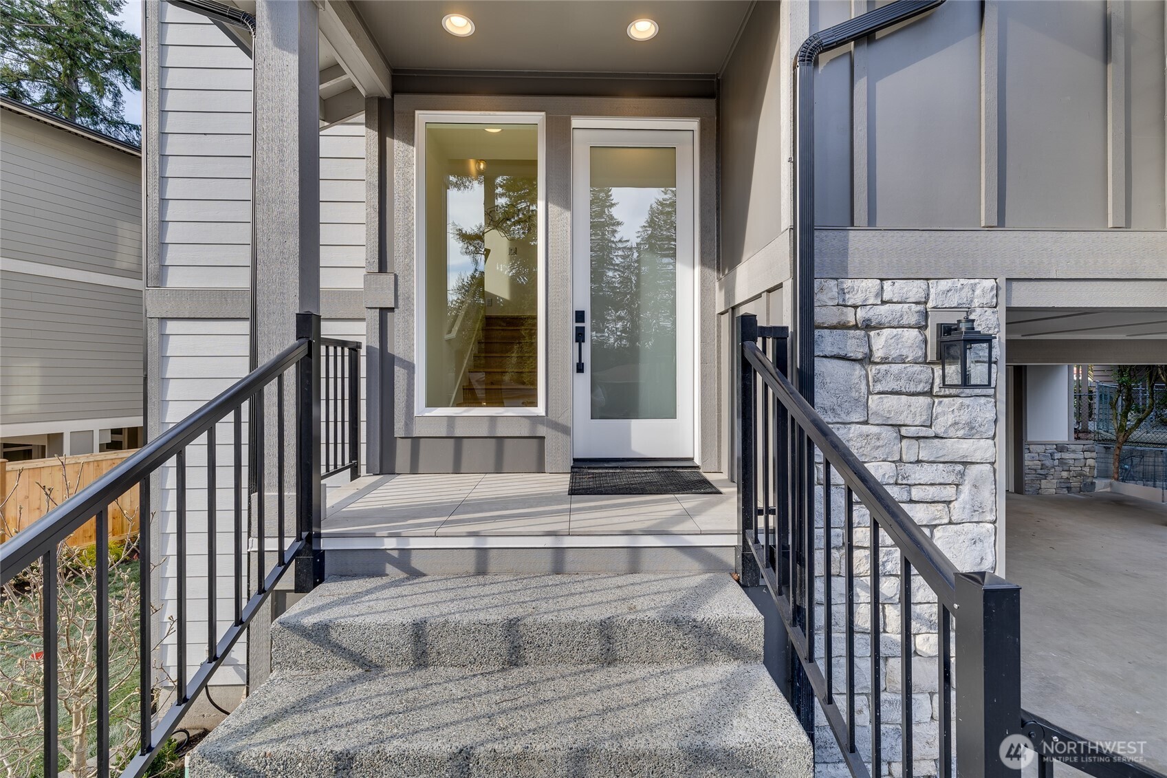 815 130th Avenue NE, Bellevue, WA 98005