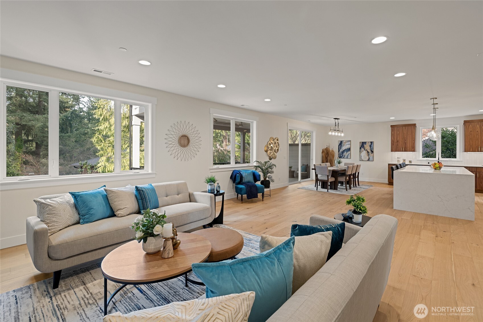 815 130th Avenue NE, Bellevue, WA 98005