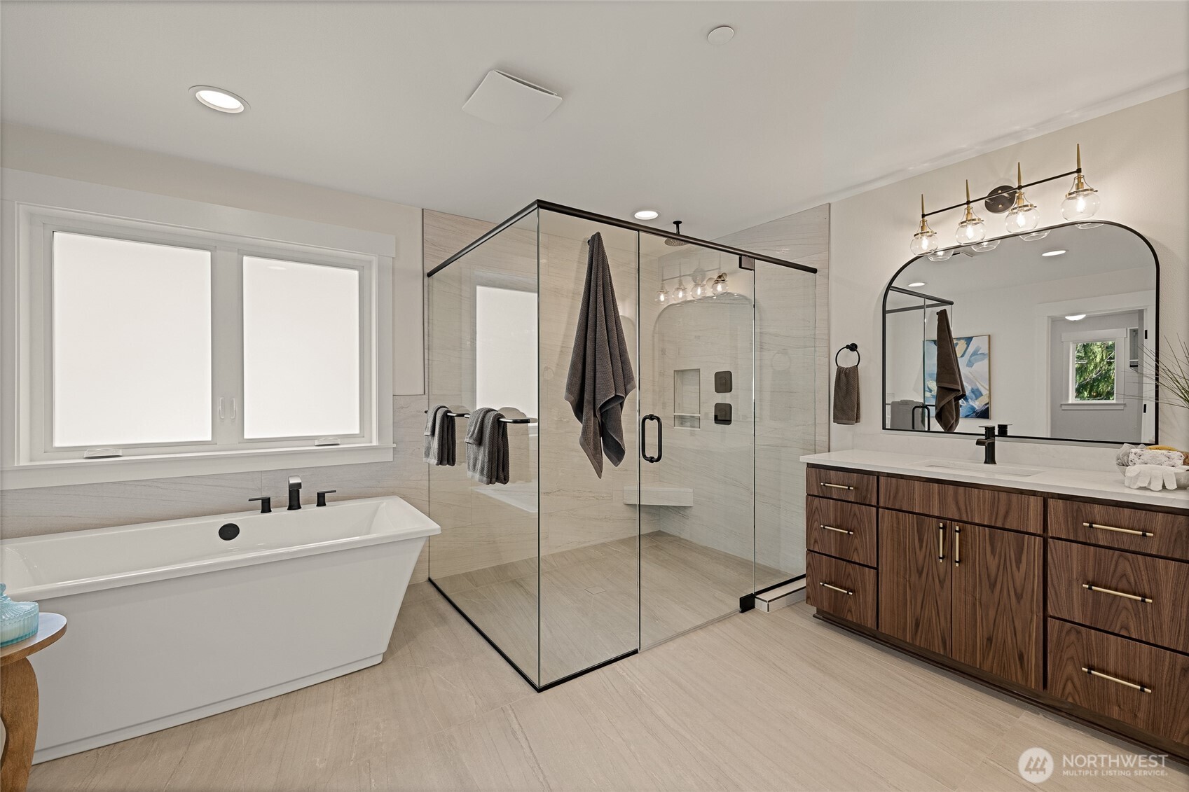 815 130th Avenue NE, Bellevue, WA 98005