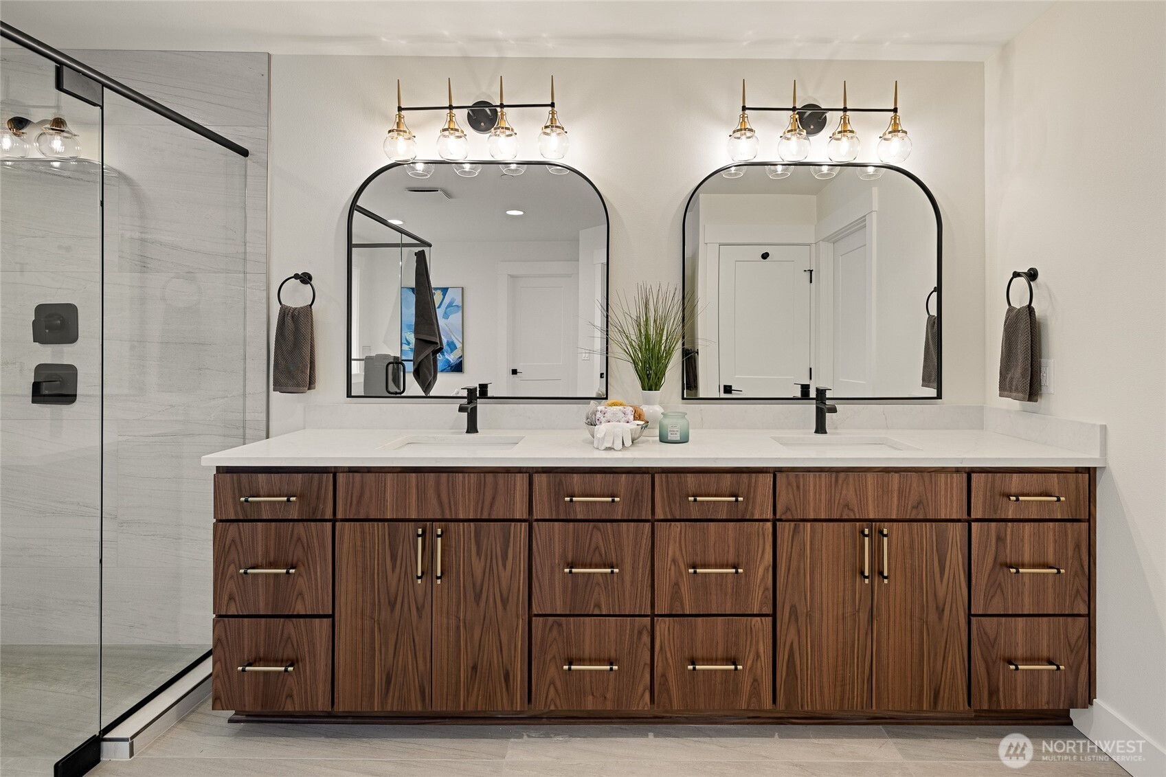 815 130th Avenue NE, Bellevue, WA 98005