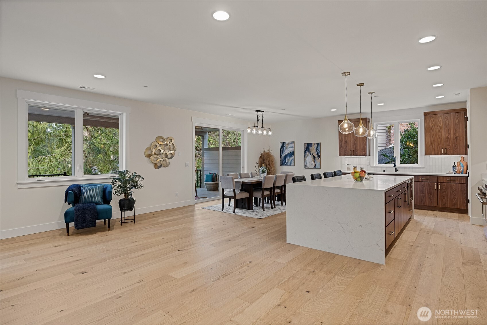 815 130th Avenue NE, Bellevue, WA 98005