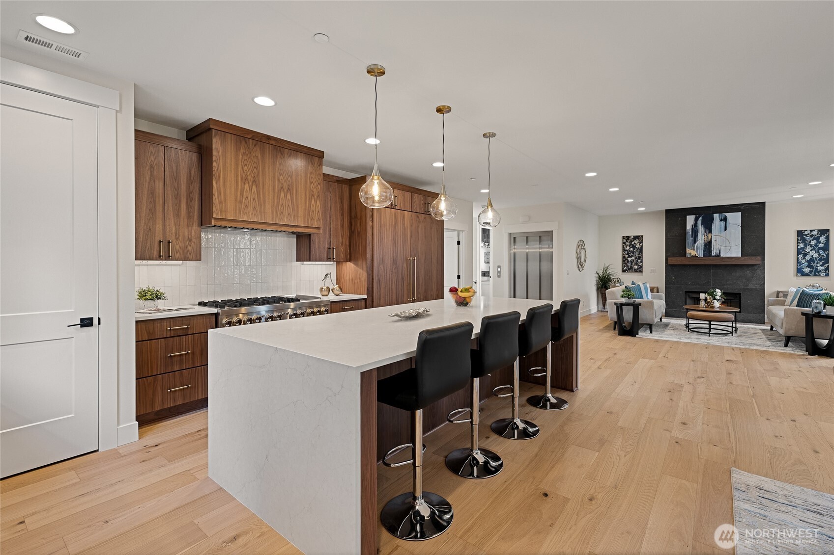 815 130th Avenue NE, Bellevue, WA 98005