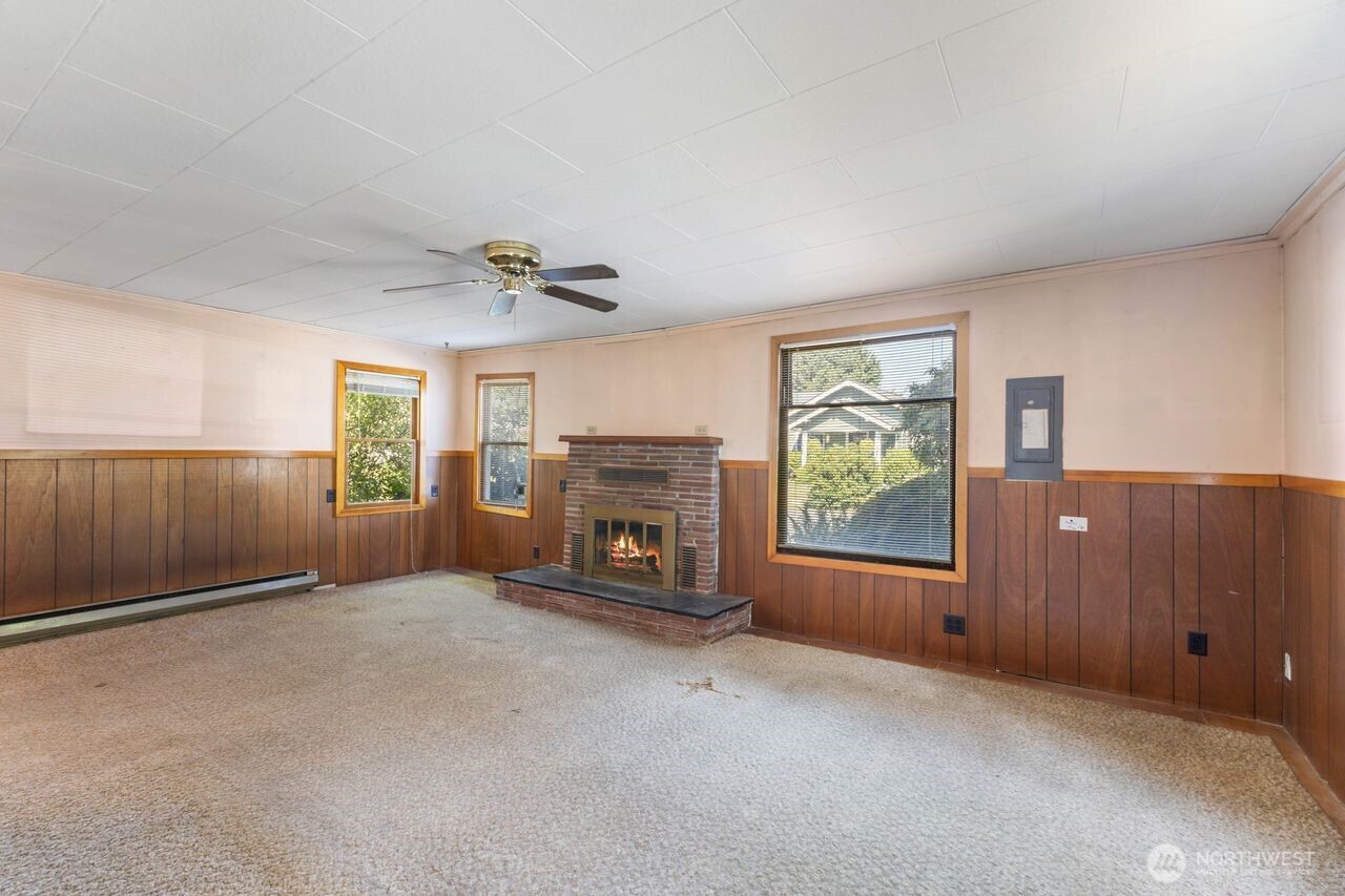 111 4th Avenue SW, Pacific, WA 98047