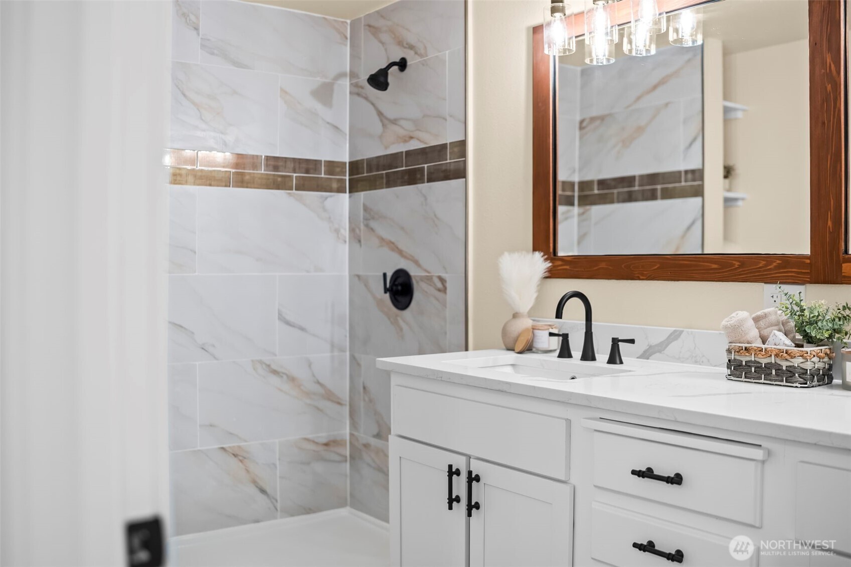 1037 9th Avenue , Fox Island, WA 98333