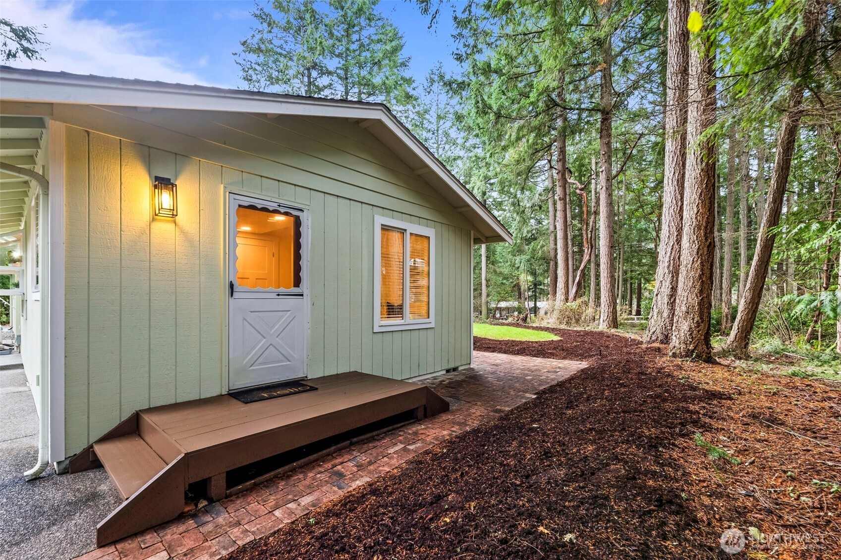 1037 9th Avenue , Fox Island, WA 98333