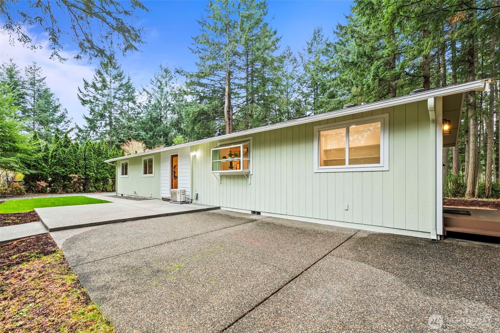 1037 9th Avenue , Fox Island, WA 98333