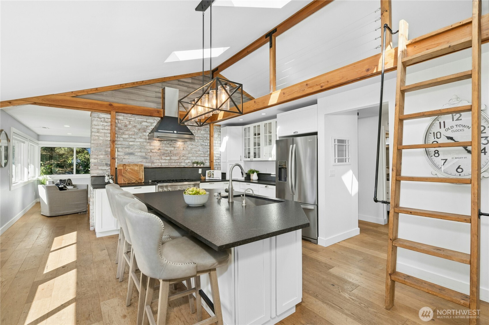 3016 106th Avenue SE, Bellevue, WA 98004