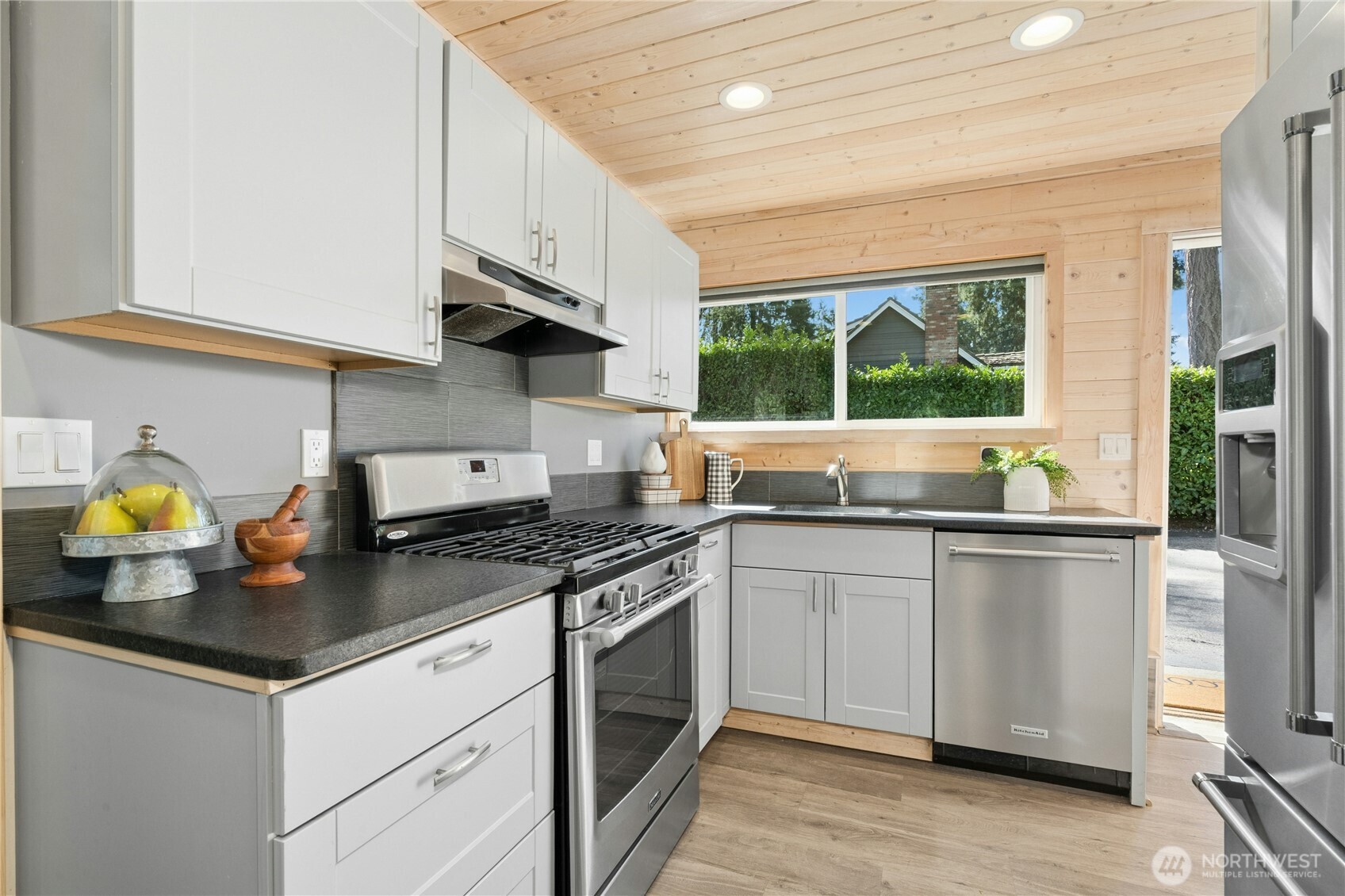 3016 106th Avenue SE, Bellevue, WA 98004