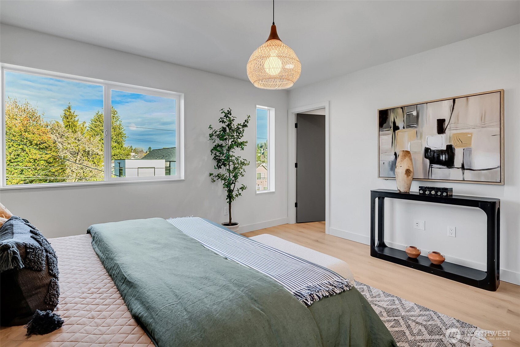 4405 S Holly Street , Seattle, WA 98118