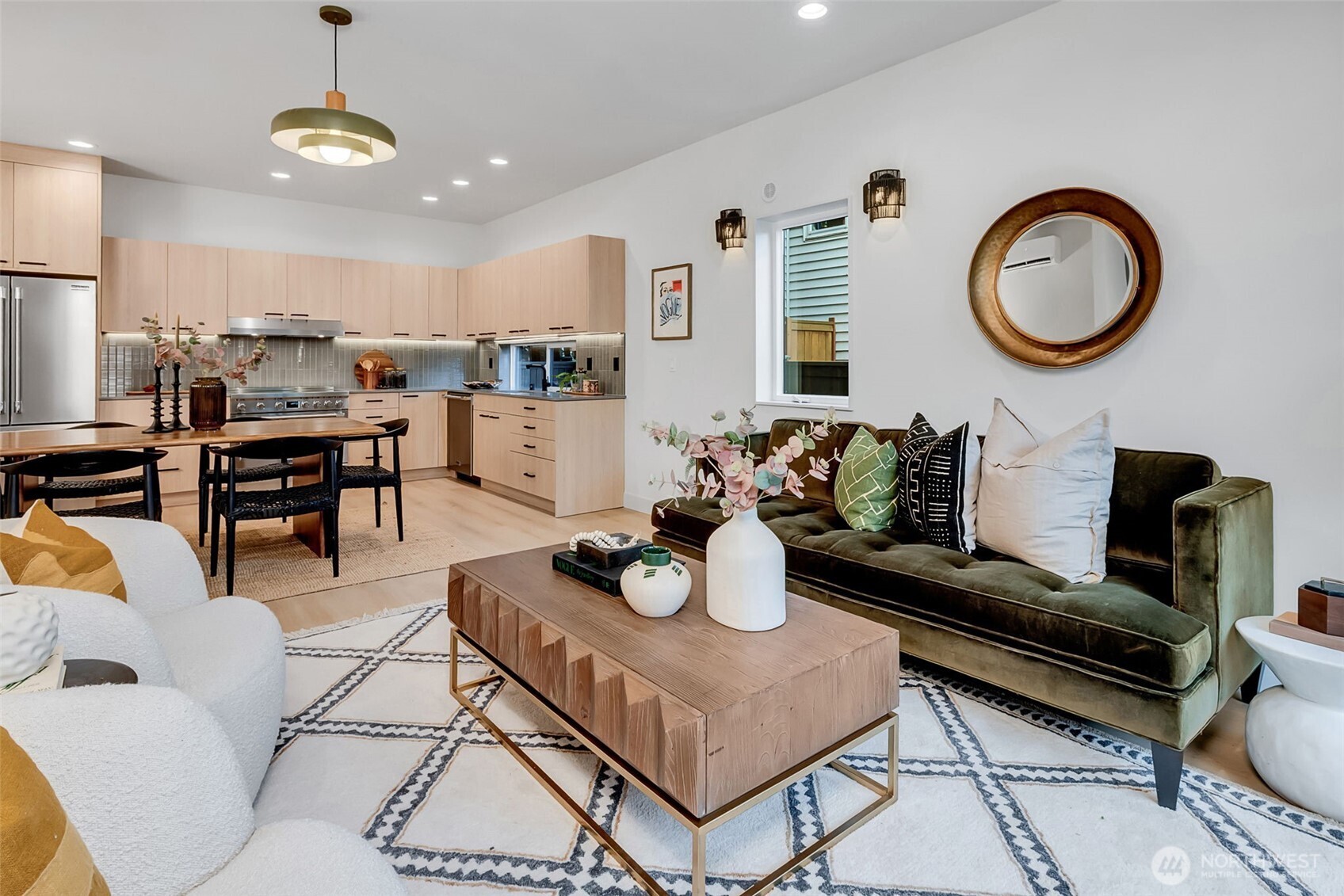 4405 S Holly Street , Seattle, WA 98118