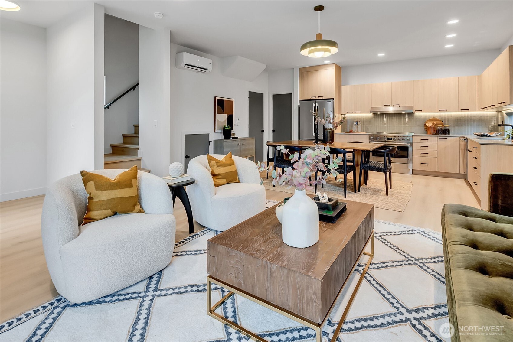 4405 S Holly Street , Seattle, WA 98118