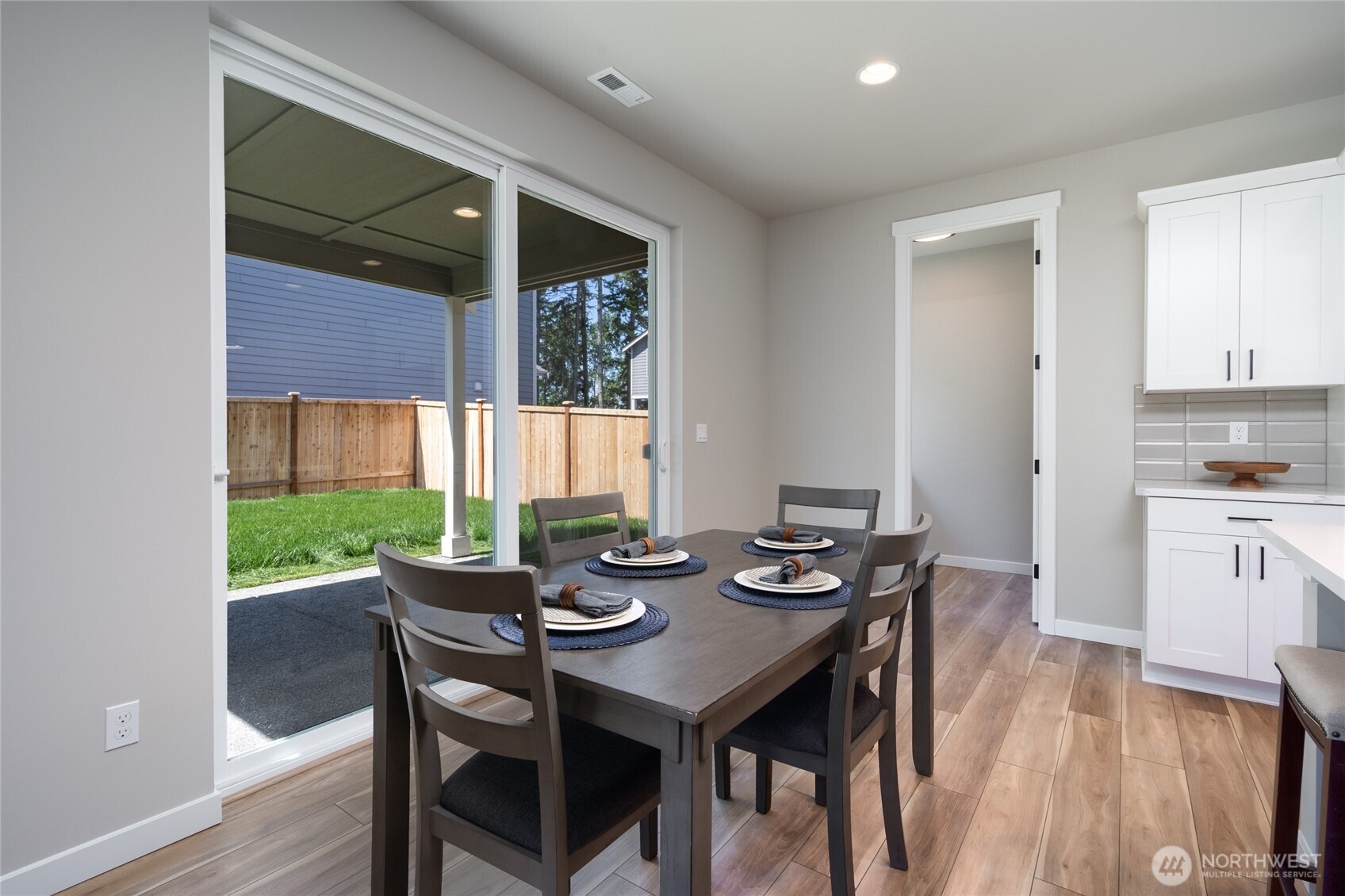 2430 SW Ridgeway Drive , Oak Harbor, WA 98277