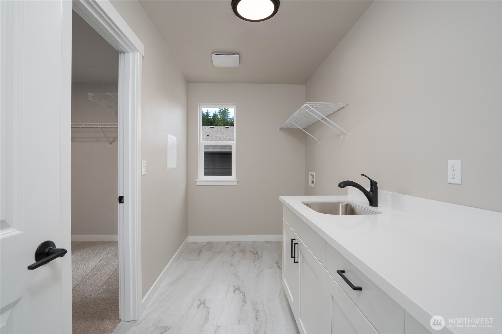 2440 SW Ridgeway Drive , Oak Harbor, WA 98277