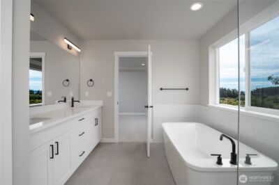 2440 SW Ridgeway Drive , Oak Harbor, WA 98277 - Photo 7