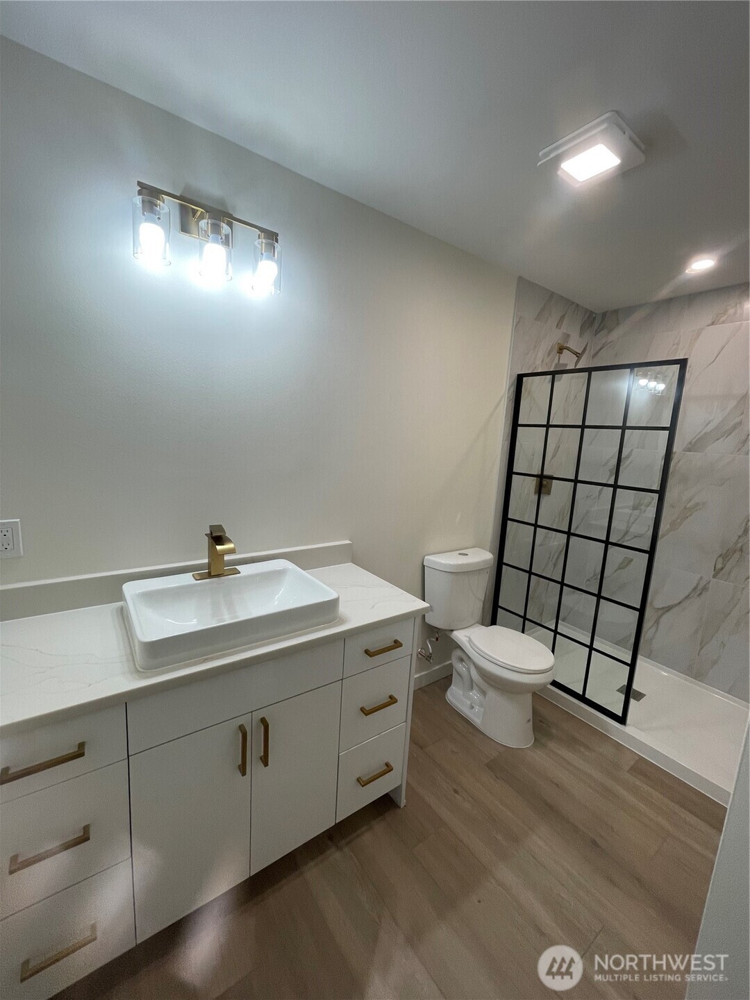 629 Duryea Street #A, Raymond, WA 98577