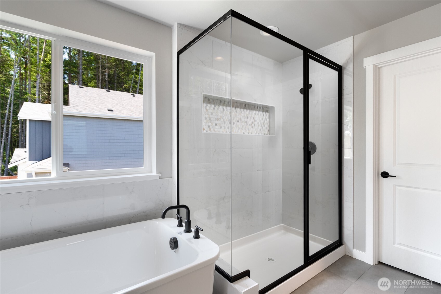 2431 SW Ridgeway Drive , Oak Harbor, WA 98277