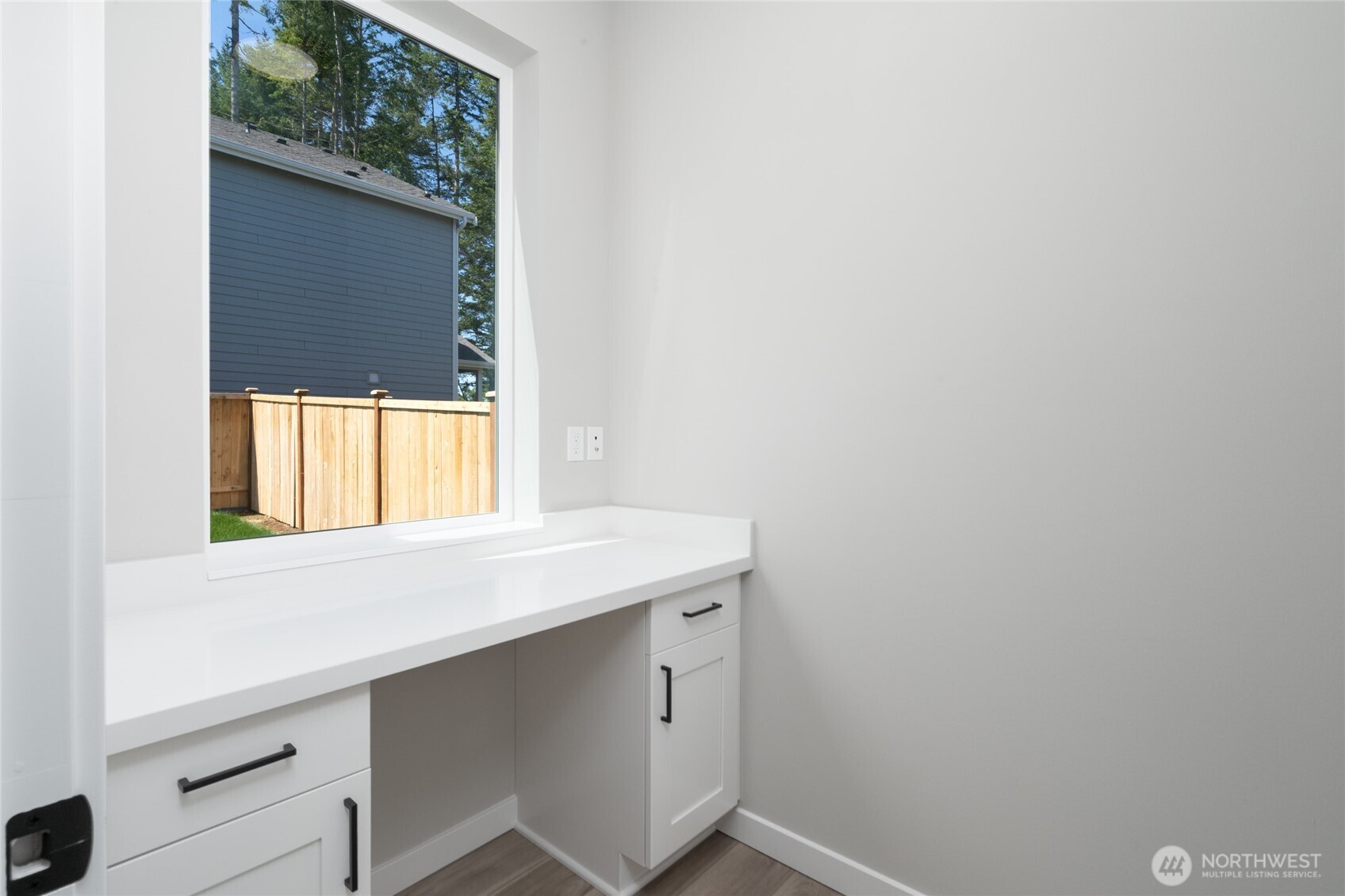 2431 SW Ridgeway Drive , Oak Harbor, WA 98277